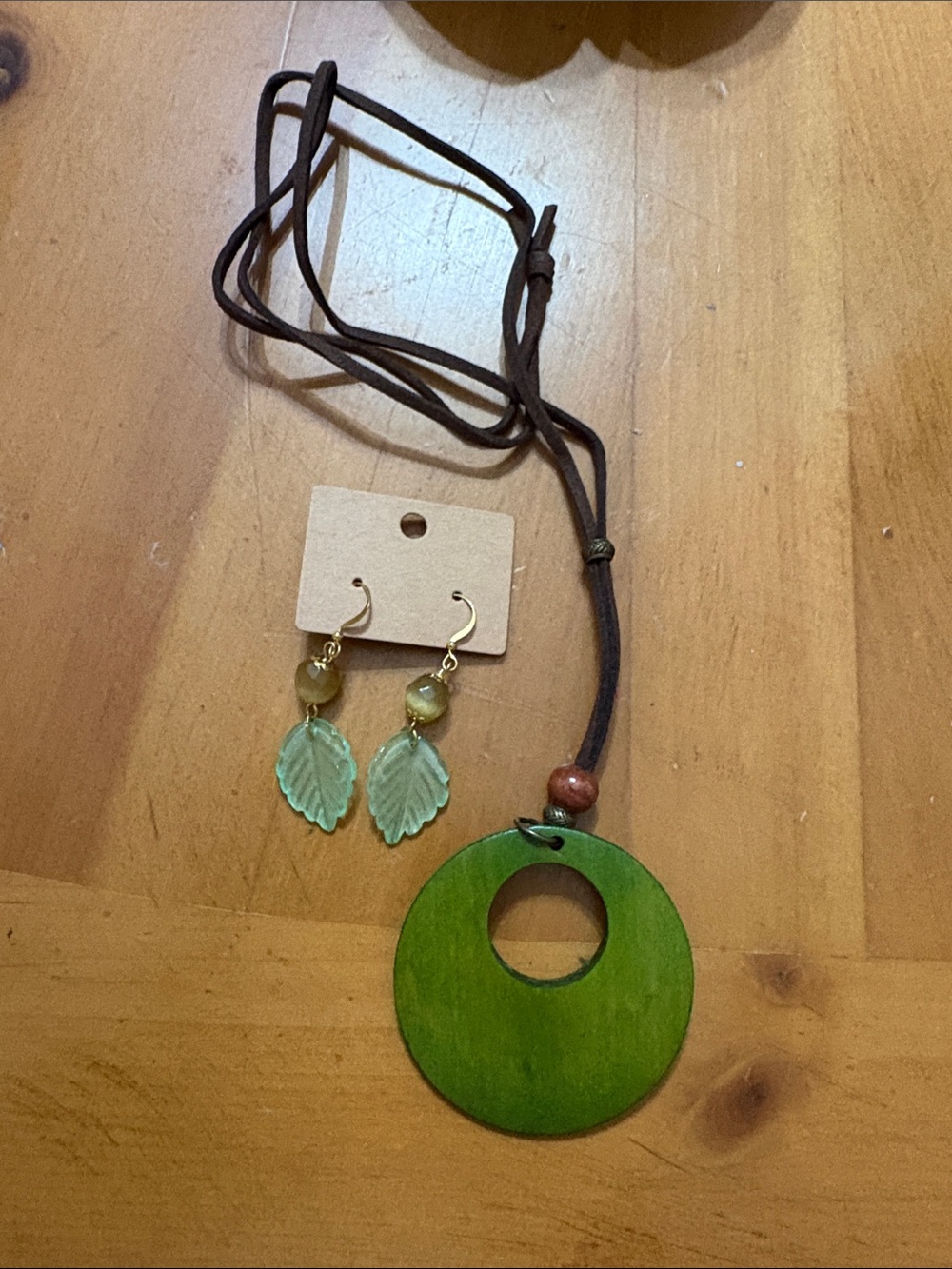 Green Wooden Circle Pendant Necklace with Leaf Drop Earrings